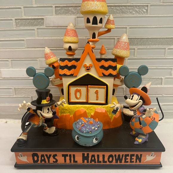 Mickey and Minnie Halloween countdown 2020.  Perfect conditions - Picture 2 of 6